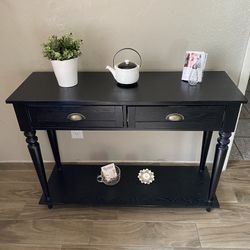 Console Table Excellent Conditions 