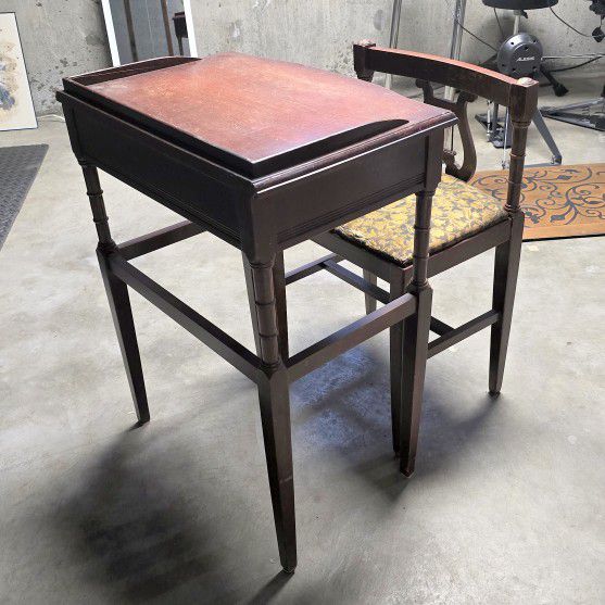 Vintage Mid Century Telephone Side Table with a chair