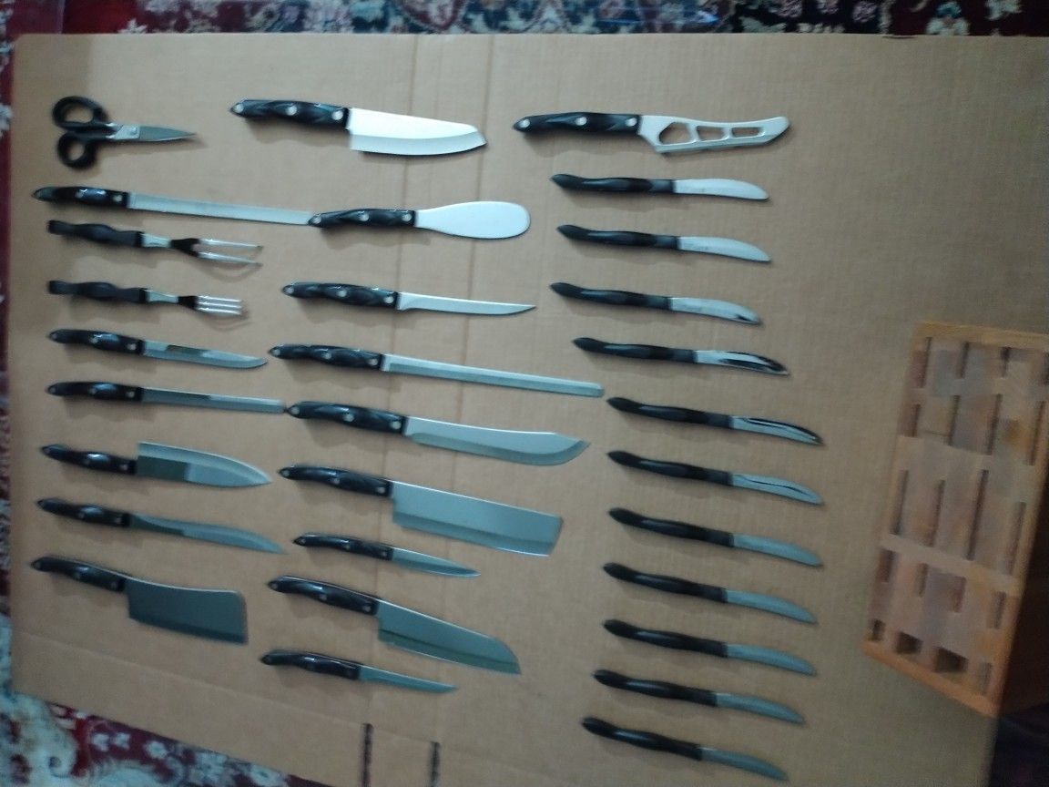 Cutco 30 Pc Knife Set with Block