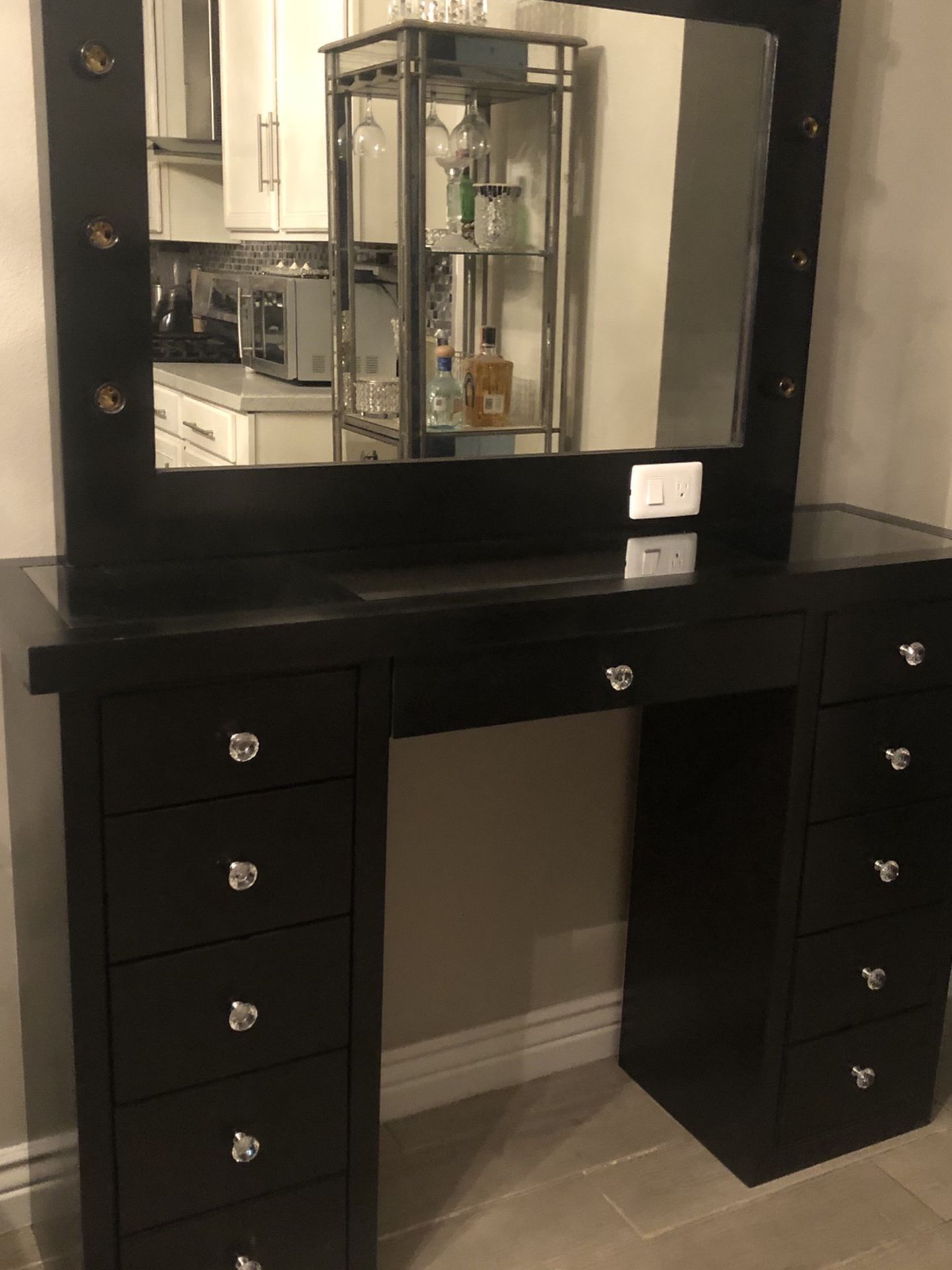 Vanity Desk With Mirror