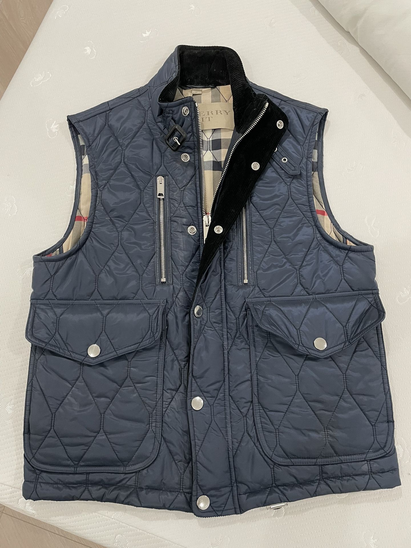 Burberry vest Medium