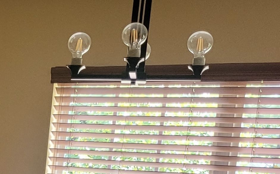 2 Light Fixtures