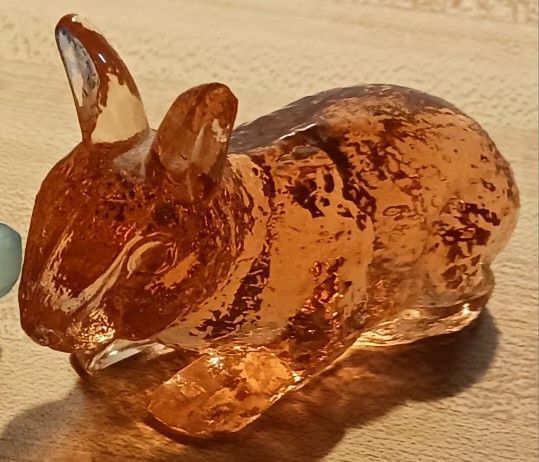 VINTAGE MOSSER PINK/AMBER GLASS RABBIT SCULPTURE/PAPERWEIGHT/FIGURINE ON EBAY FOR $28.50