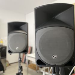 Mackie Thump 2 Way Powered Loudspeakers TH-12