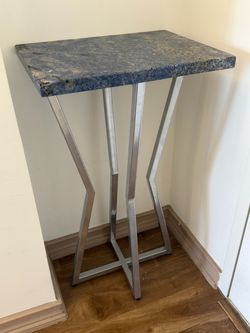 Stylish Granite Pedestal Table