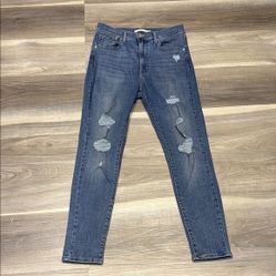 Levi’s super high rise skinny jeans size 28
