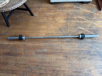 5 foot long Olympic bar with collars