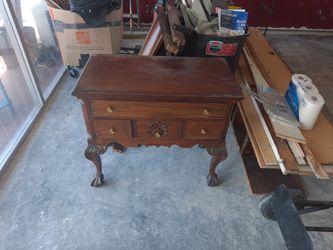 Claw Foot Side Table Real Wood 100$