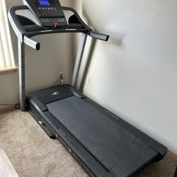 NordicTrack Treadmill T 5.7 Series for Sale in Kennewick WA OfferUp