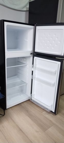 Danby mini refrigerator 4.7 cu ft