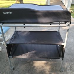Sweeby Portable Changing Table 