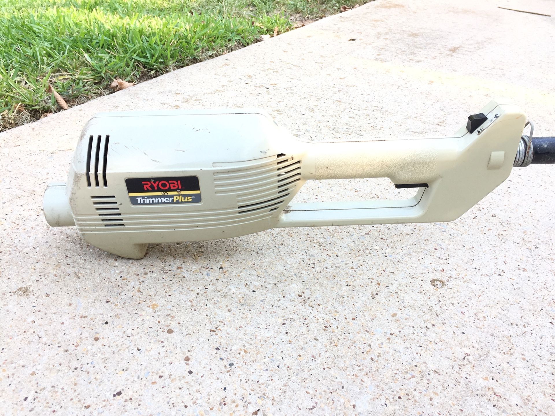Ryobi 137r Electric Trimmer Plus for Sale in Arlington TX OfferUp
