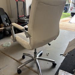 White/silver Office Chair 
