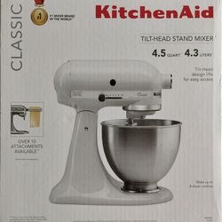 KitchenAid Classic 4.5qt Stand Mixer - White

