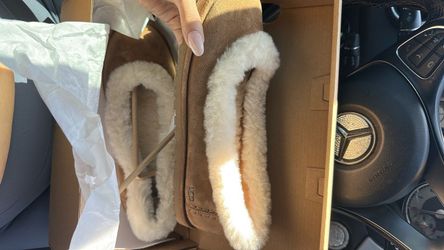 Ballet Ugg slippers size 7