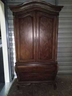 TV Armoire Very Sturdy! Perfect for Flippers