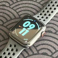 Apple Watch Nike se 44mm (model a2354)