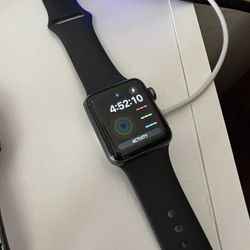 Apple Watch (Series 3) 