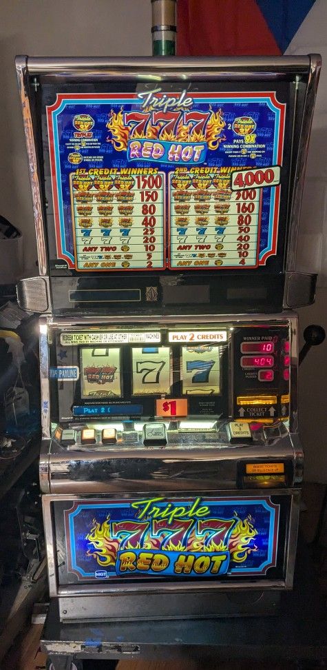 IGT S2000 SLOT MACHINE