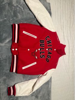 Ultra game size medium bulls jacket