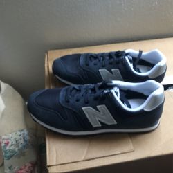 New Balance 373 