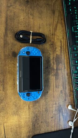 PS Vita 2000