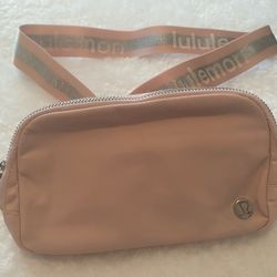 lululemon athletica Pink and Silver Everywhere Belt Bag,1l,NWT,cool camera strap