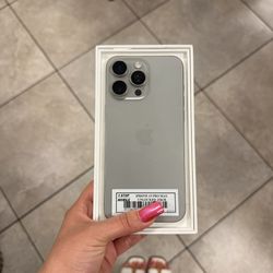 iPHONE 15 PRO MAX UNLOCKED 256GB