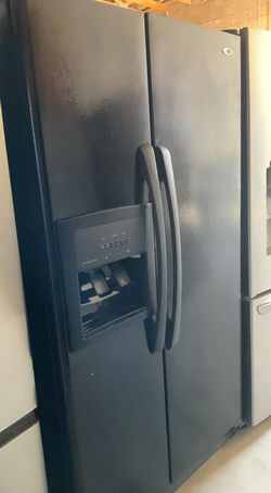 Amana Side By Side Black Refrigerator
