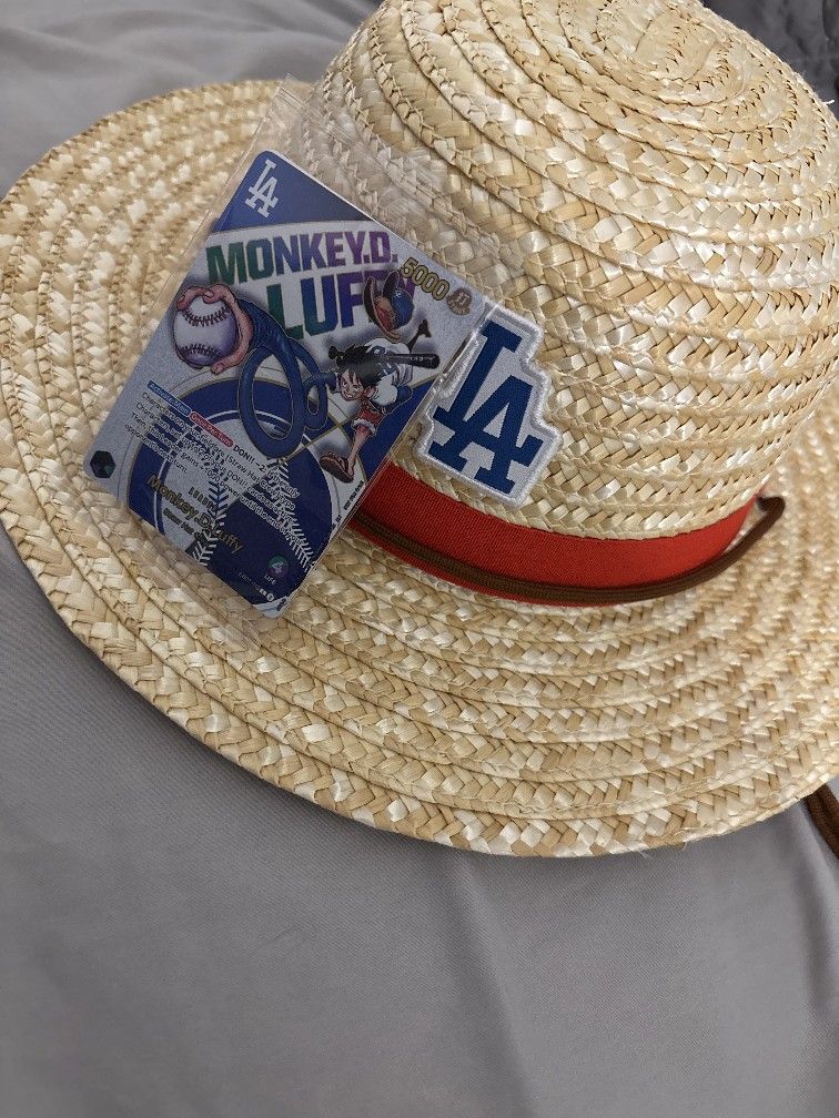 Monkey D Luffy Collector Card And Hat