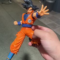 Goku Statue