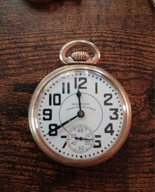 1942 Waltham Vanguard 23 Jewel Conductor Grade Pocket Watch