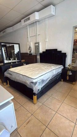 Bedroom set