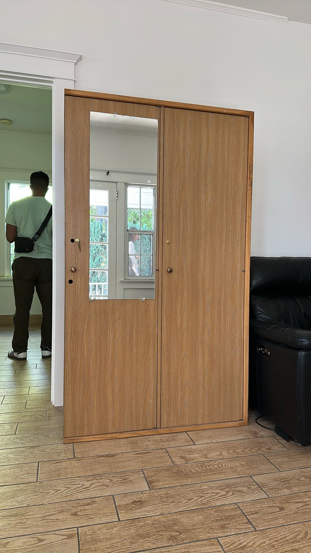 Free Vintage Double Cabinet / Shelf With Mirror On The Curb