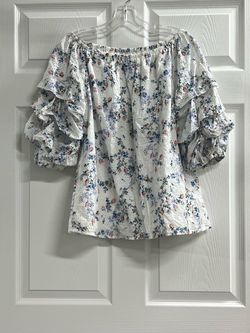 CeCe White Floral Eyelet Off Shoulder Ruffle Puff Sleeve Blouse - Medium - EUC