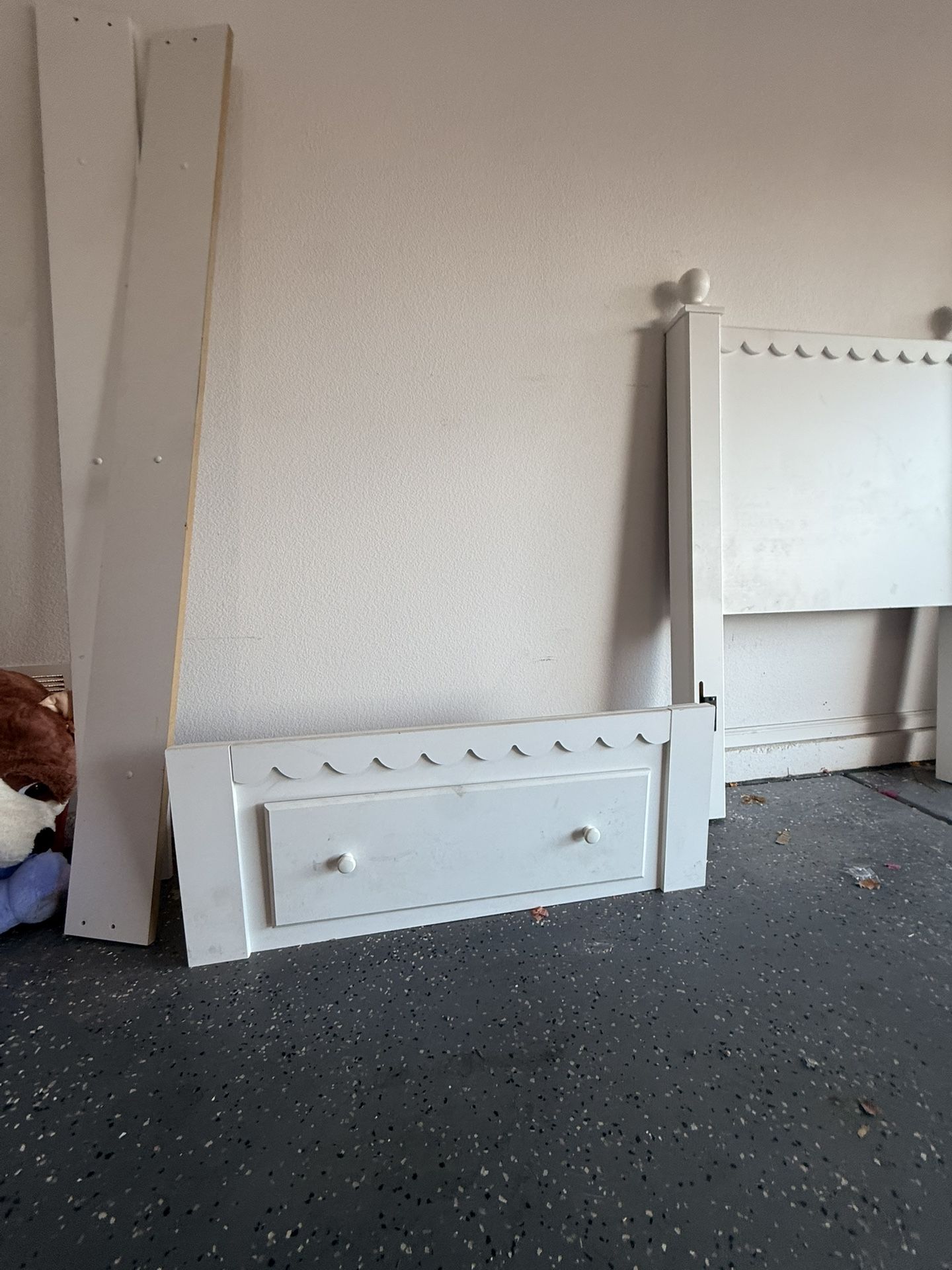 Twin size bed frame with box spring 