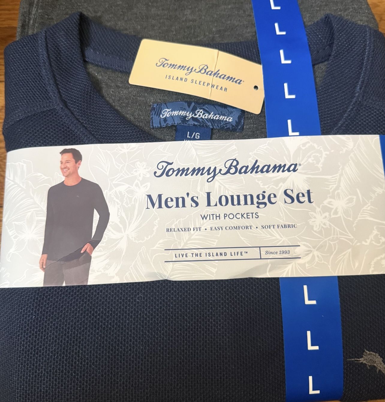 New With Tags Men’s 2 Pieces Tommy Bahama Lounge Set