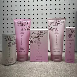 (1)Avon Kyoto Flower Haiku Eau De Parfum Spray 50 ml 1.7 fl oz (Set)