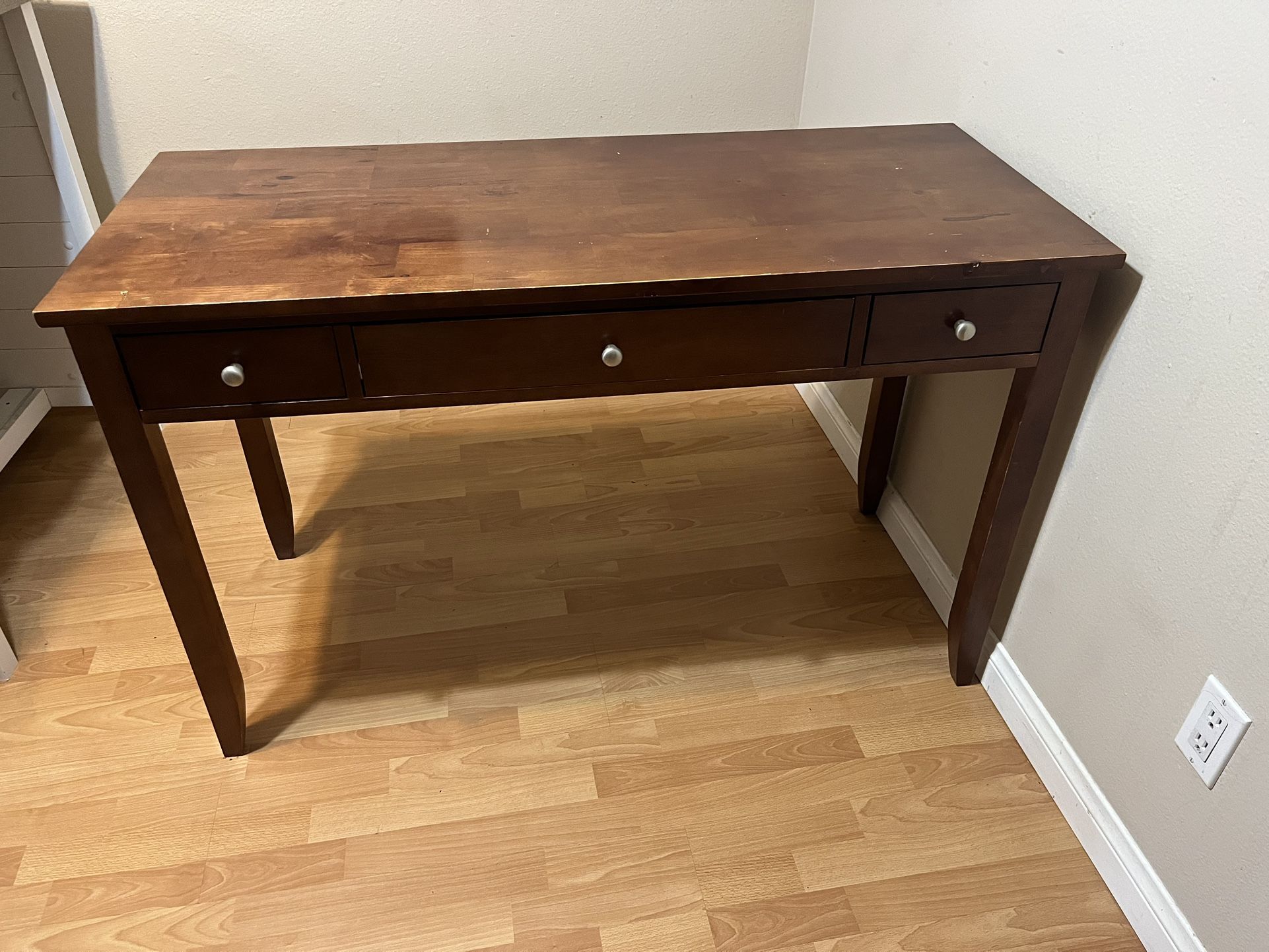 Free desk