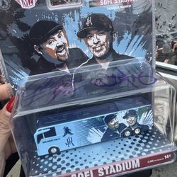 EXCLUSIVE Jo Koy & Fluffy, Sofi Stadium Limited Edition Auto tour bus