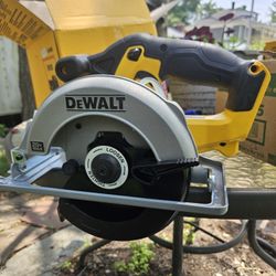 20V MAX Cordless 6.5 in. Sidewinder Style Circular Saw (Tool Only)FIRM 80.00