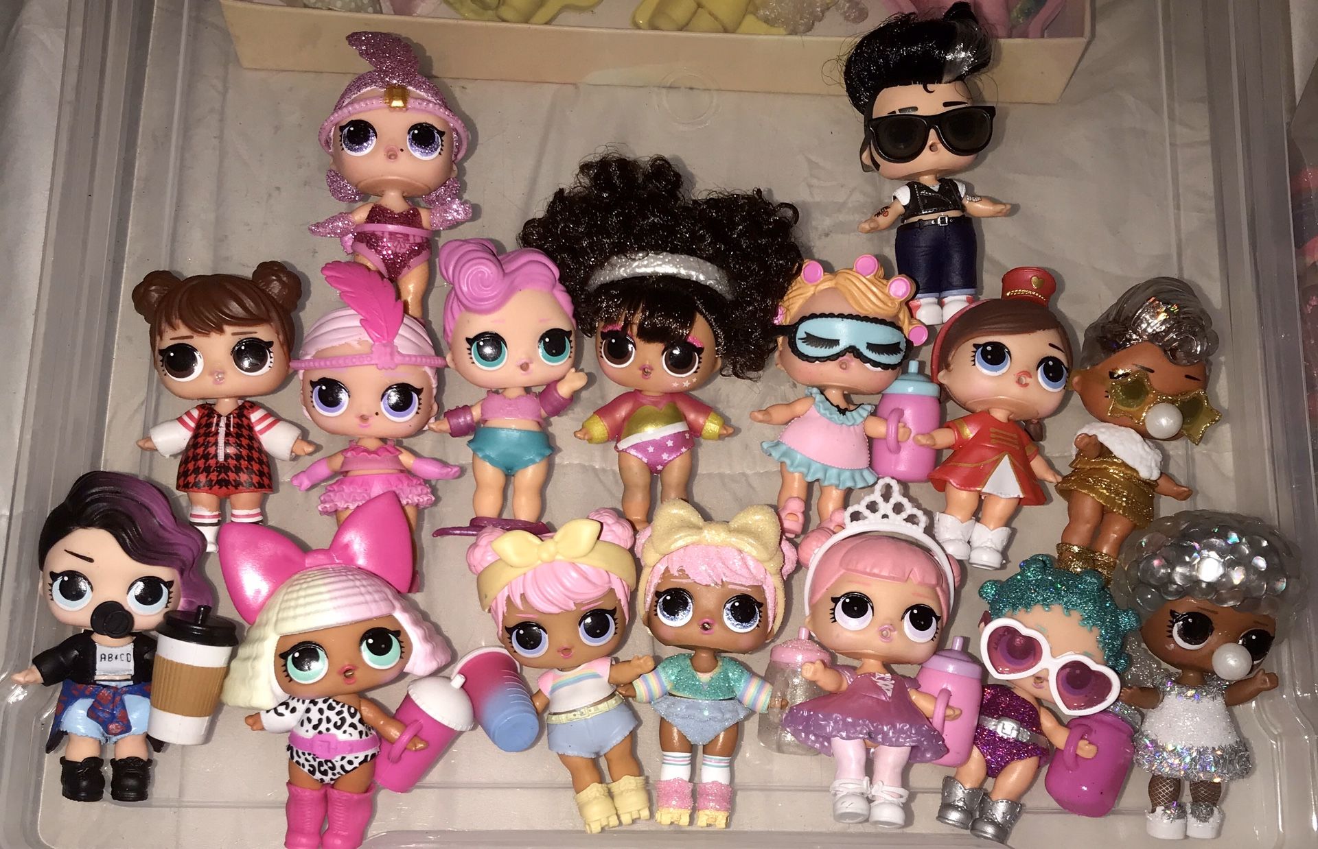 LOL SURPRISE DOLLS - RANDOM 16 Buy now and get before XMAS! 🎅🎄