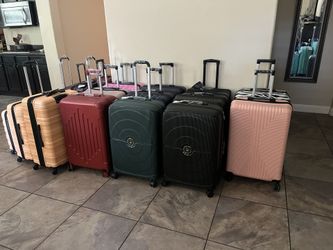 🧳 Large 28” Premium Hardshell Luggage – Holds Up to 50 lbs | $50 Firm 🧳 📍 Pickup: S. Durango & 215 (near IKEA)  Upgrade your travel gear with this 