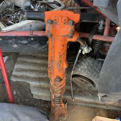 Pneumatic hammer head