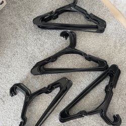 40 black hangers