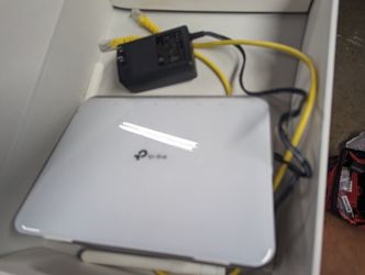 TP-Link AC1750 Wireless Wi-Fi Gigabit Router 

