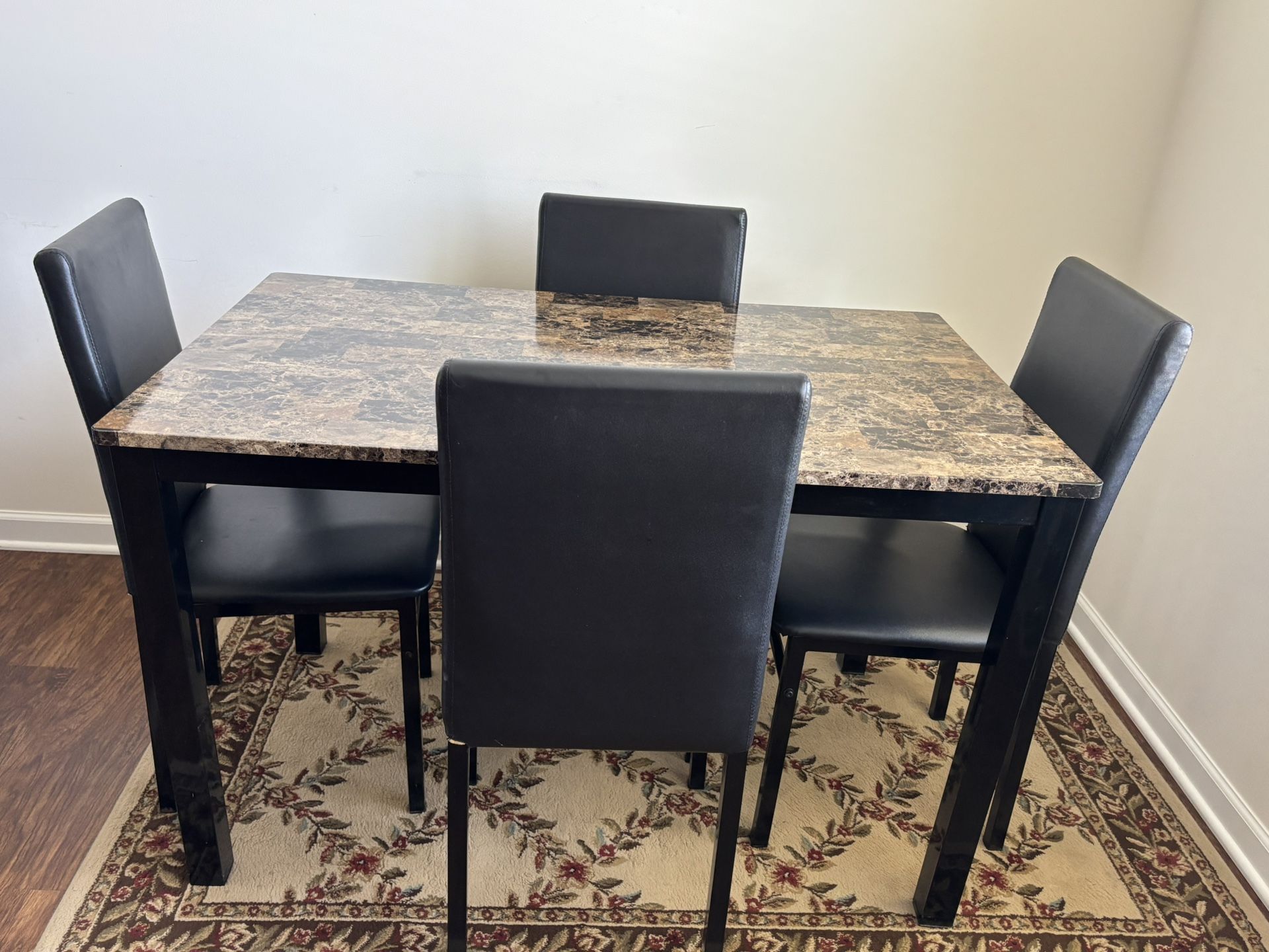 Breakfast Table With 4 Chairs