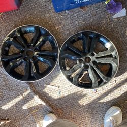 Black wheel covers for Chevrolet Cruz 