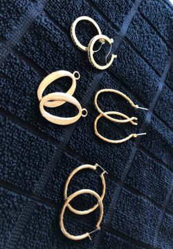 4- pair of earrings