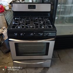 Stove Gas Frigidaire 5 Burners Everything Is And Good Working Condition 3 Months Warranty Delivery And Installation 